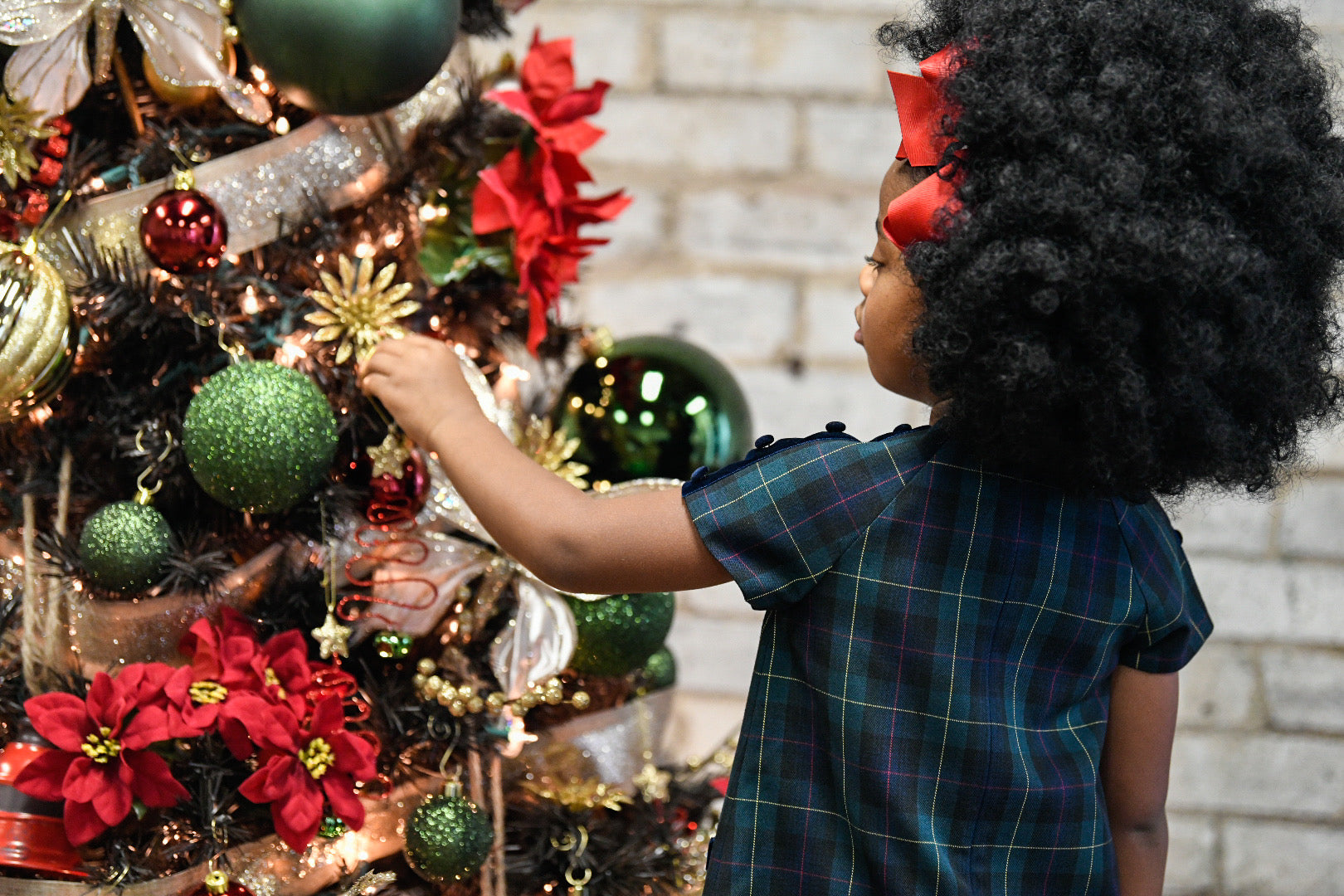 A Timeless Holiday Lookbook