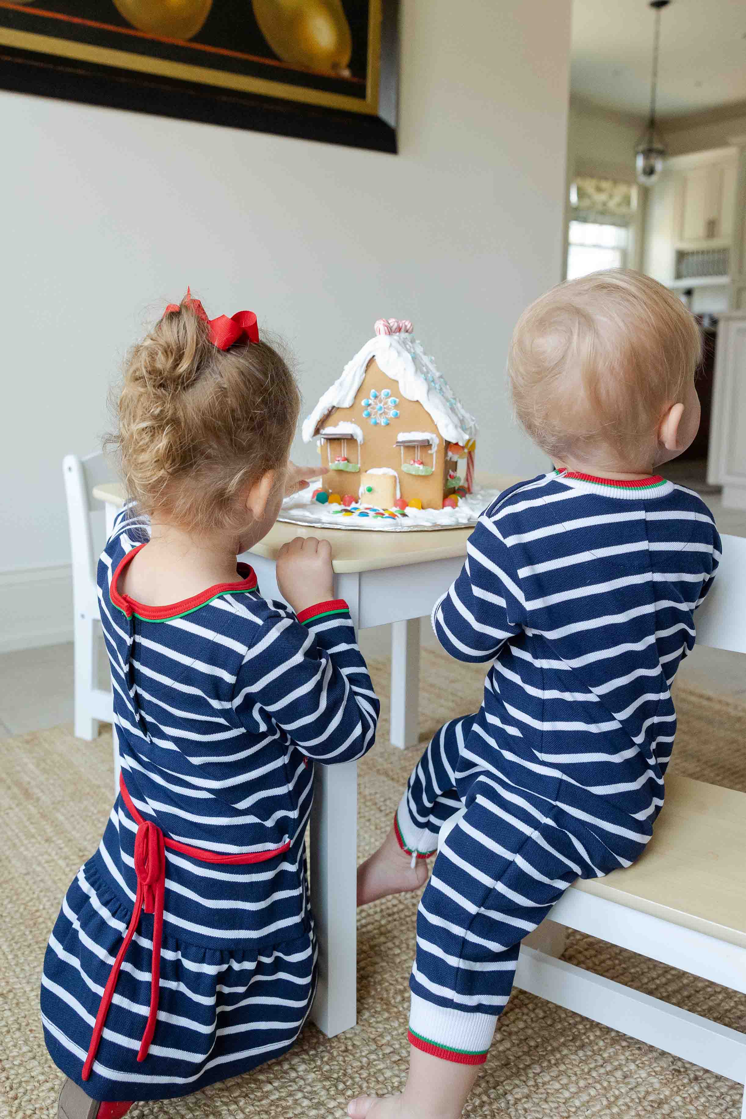 Stripe Knit Longall With Holiday Lights Dog